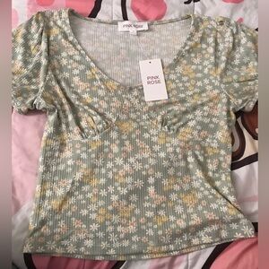 New with tags Pink Rose green floral ribbed shirt